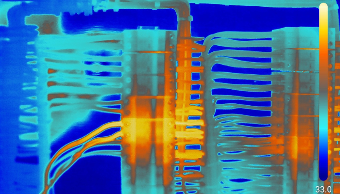 01 High-resolution thermal snapshot of an electrical panel